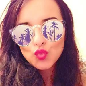 Meet your Posher, Cande